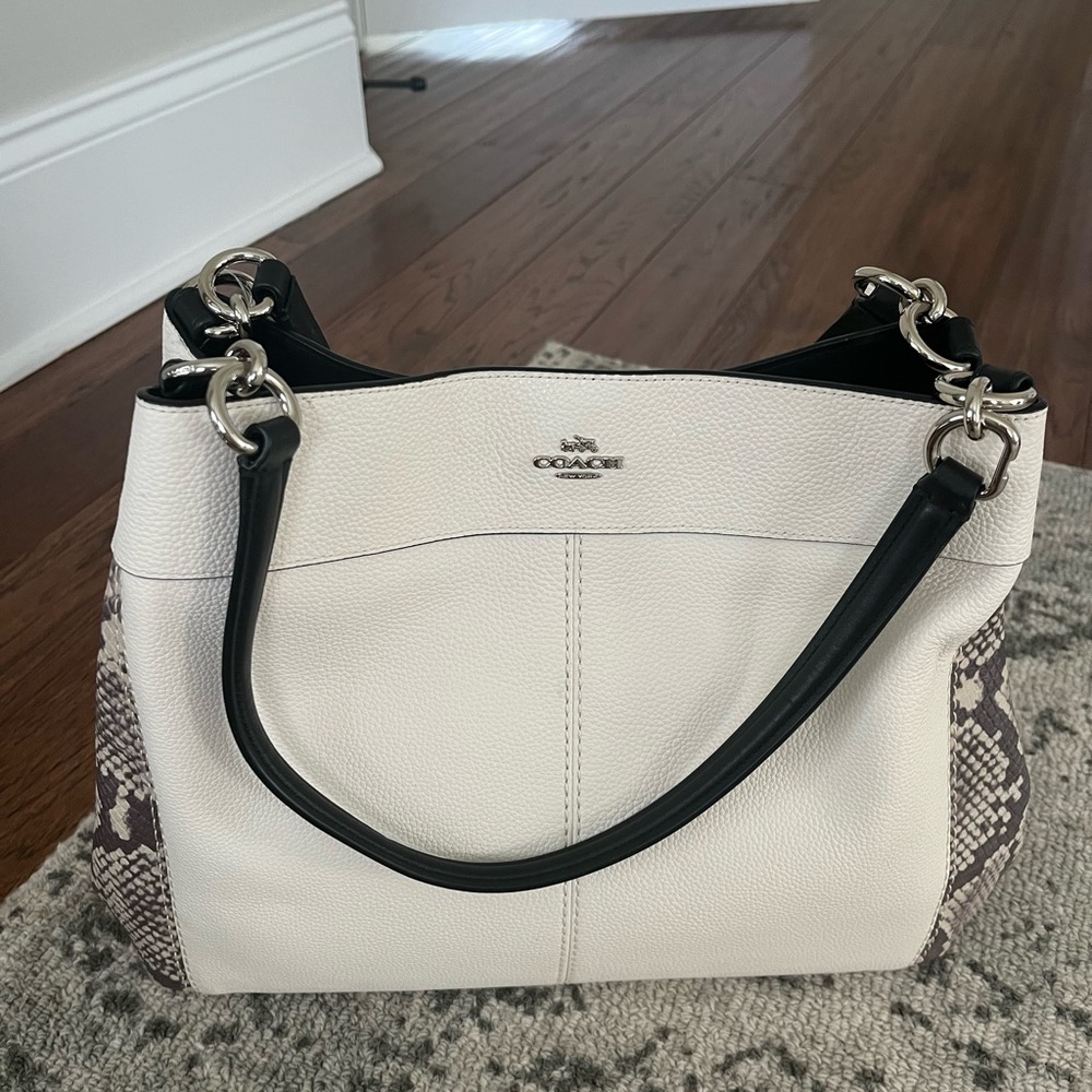 COACH handbag BRAND NEW NEVER USED